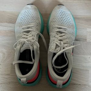 Men’s 11 Nike tennis shoes
